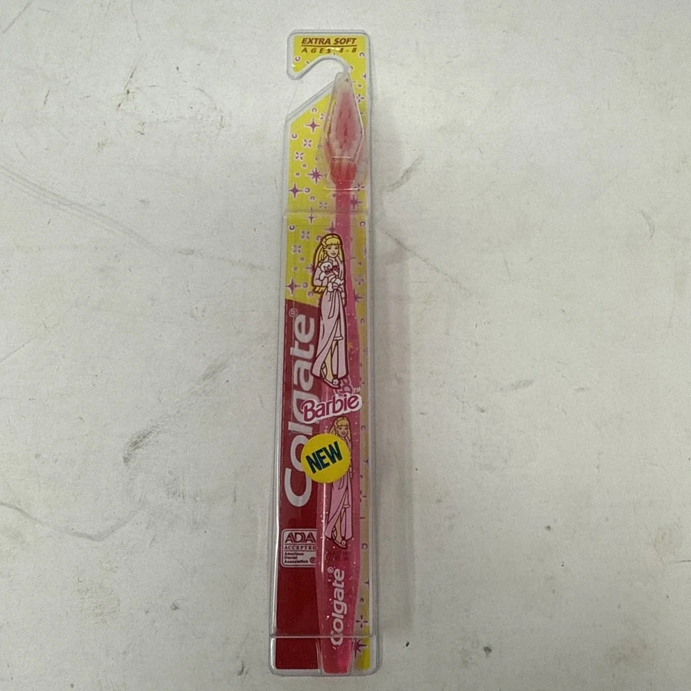 VTG 1997 Barbie Toothbrush Colgrate Extrasoft Pink NOS Diamond Shaped Head Matte